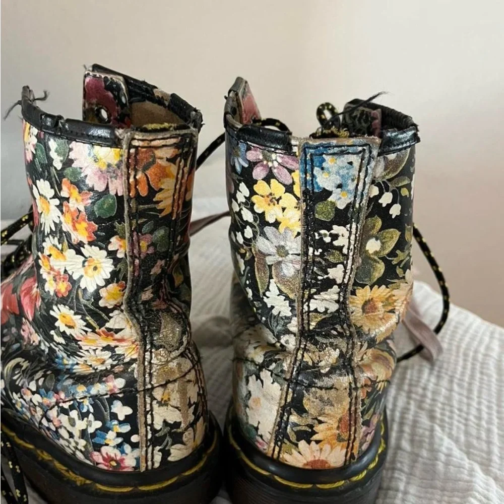 Dr. Martens pascal Floral Lace-Up Combat Boots - Multi Floral - Picture 4 of 5
